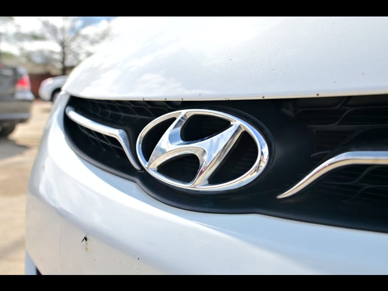 Hyundai Elantra 2011 price $5,850