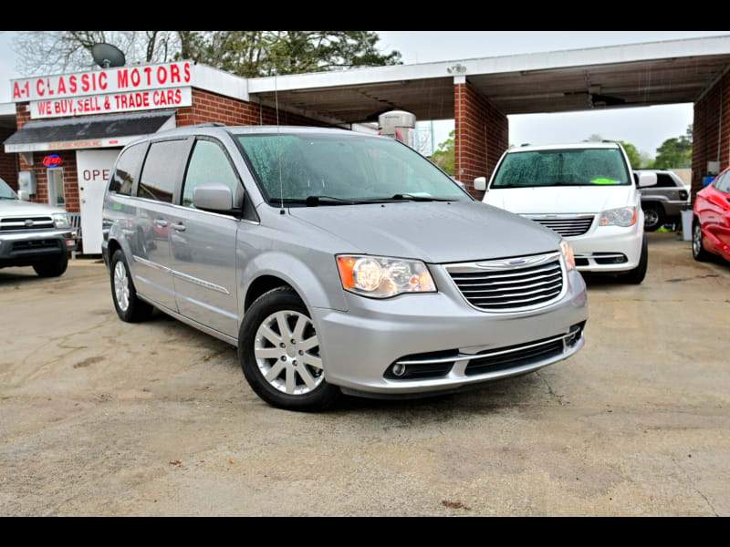 Chrysler Town & Country 2015 price $7,250