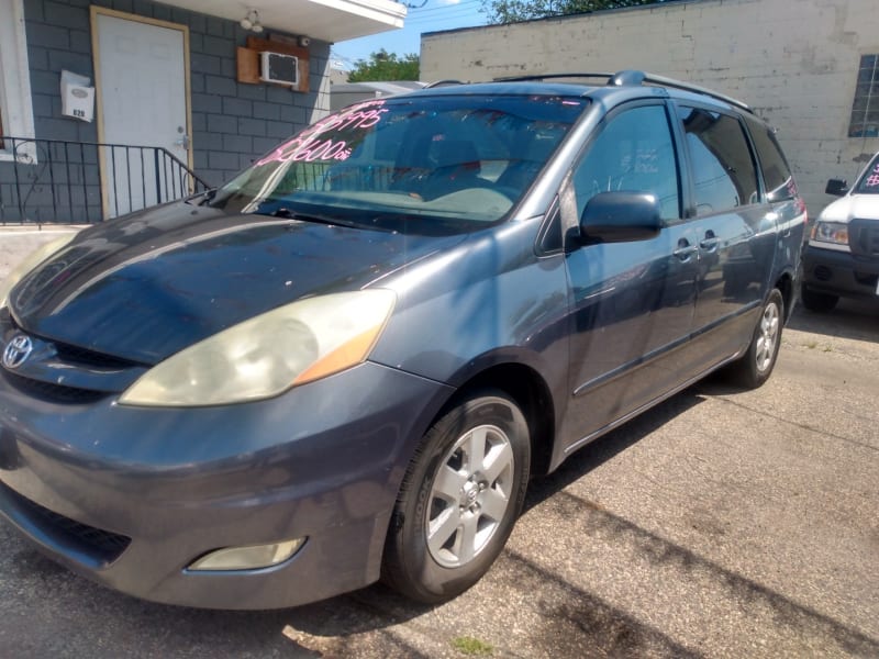 Toyota Sienna 2006 price $1,800 Down