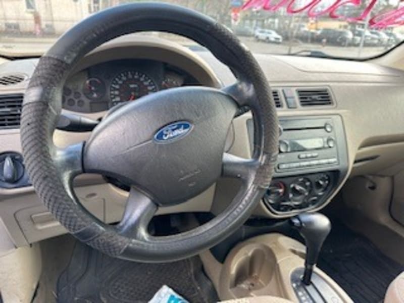 Ford Focus 2007 price $2,300 Down