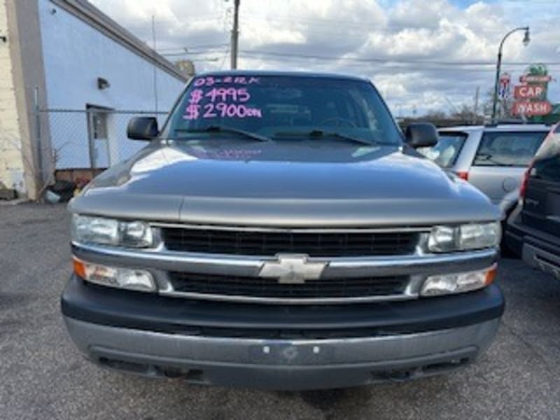 Chevrolet Suburban 2003 price $2,900 Down