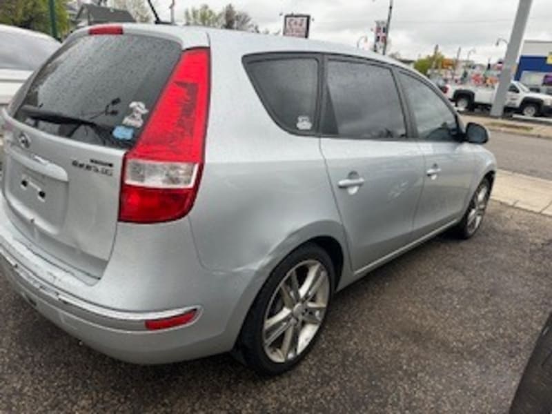 Hyundai Elantra 2009 price $1,800 Down