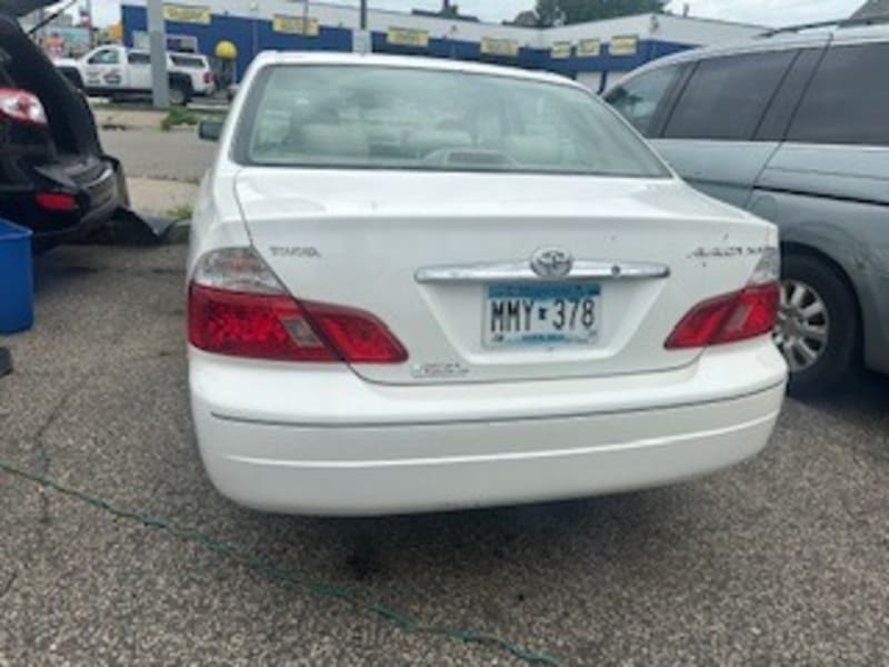 Toyota Avalon 2003 price $2,500 Down