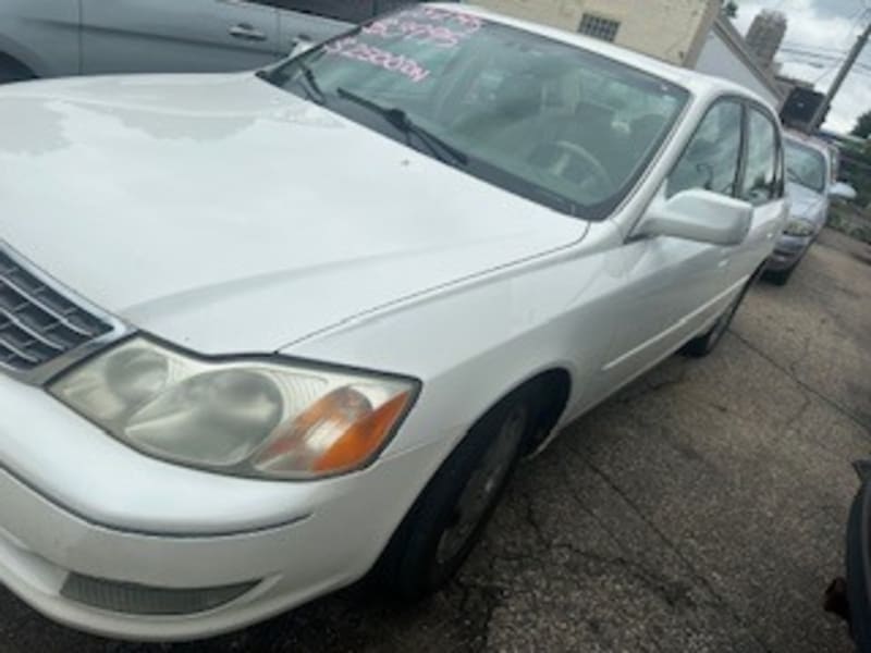 Toyota Avalon 2003 price $2,500 Down