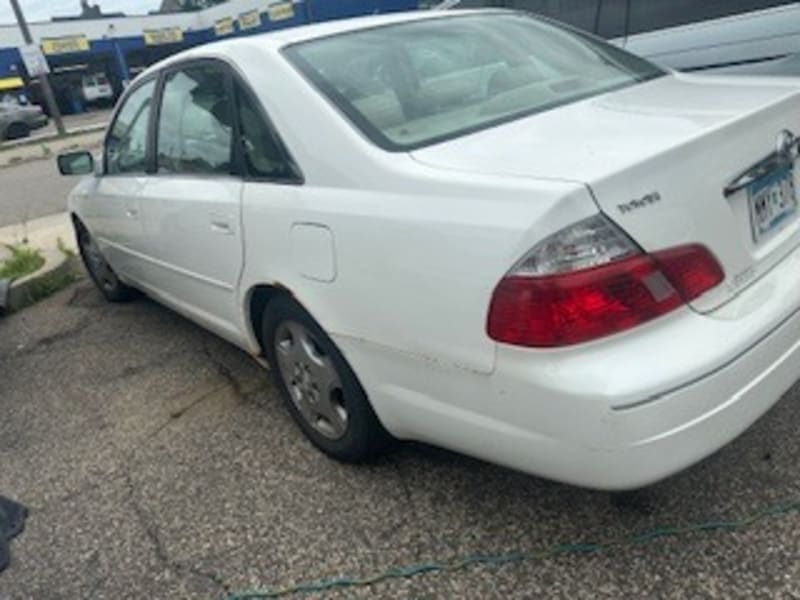 Toyota Avalon 2003 price $2,500 Down