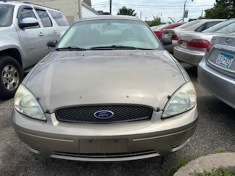 Ford Taurus 2005 price $1,800 Down