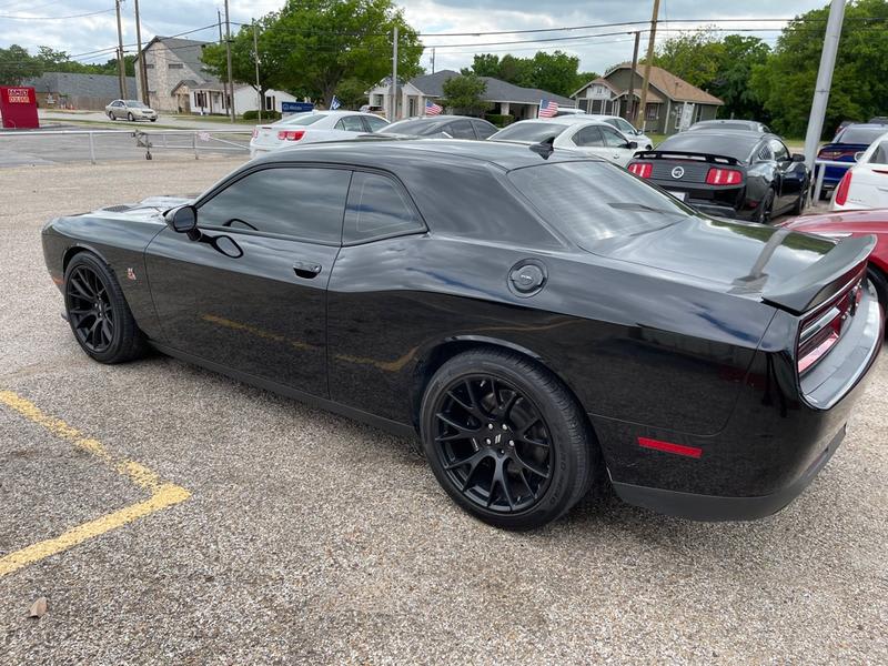 DODGE CHALLENGER 2019 price $29,900