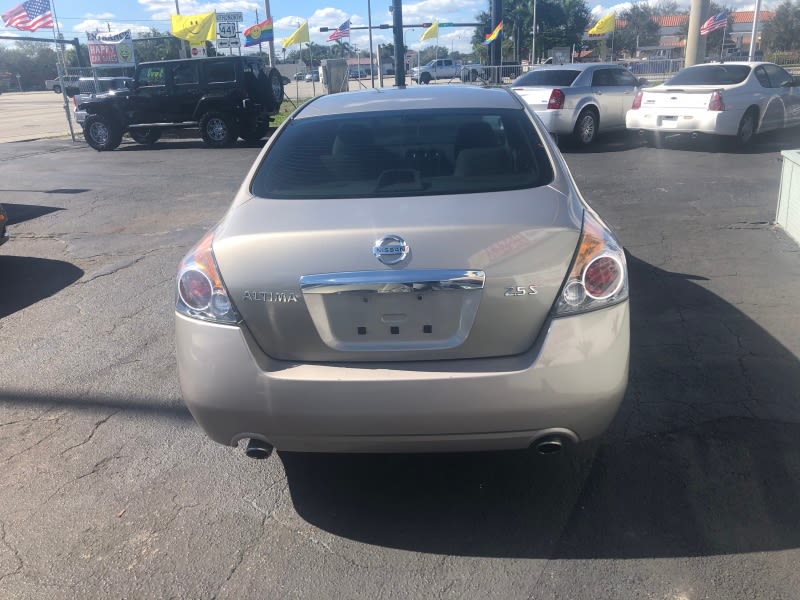 Nissan Altima 2011 price $2,399