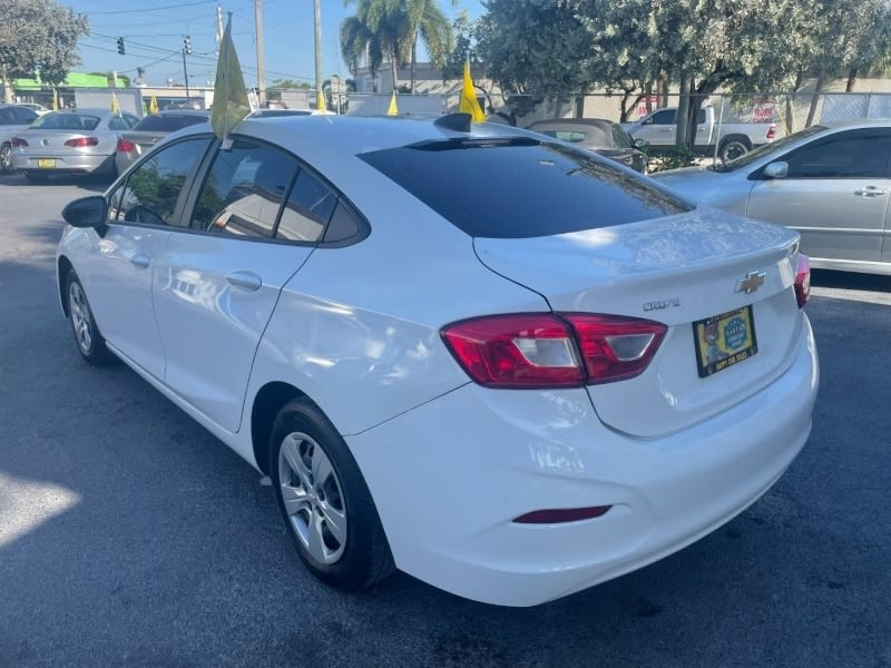 Chevrolet Cruze 2018 price $6,899