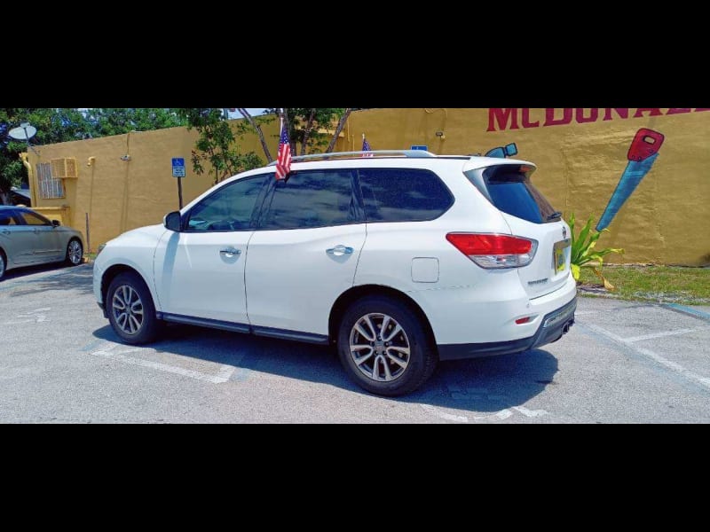 Nissan Pathfinder 2013 price $7,500