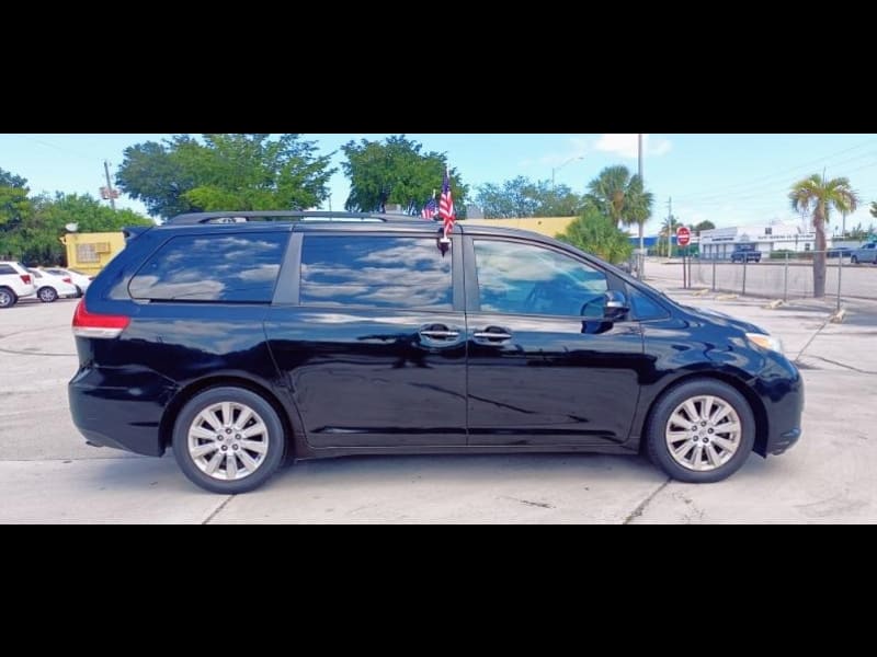 Toyota Sienna 2013 price $7,899