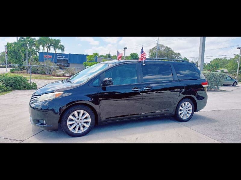 Toyota Sienna 2013 price $7,899