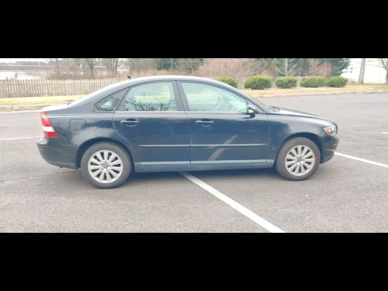 Volvo S40 2005 price $2,800