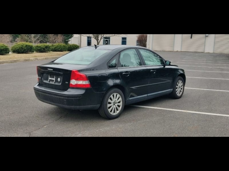 Volvo S40 2005 price $2,800