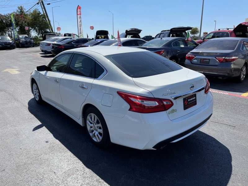 Nissan Altima 2016 price $13,999