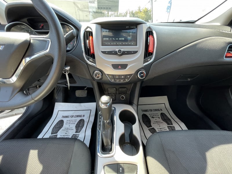 Chevrolet Cruze 2018 price $14,950