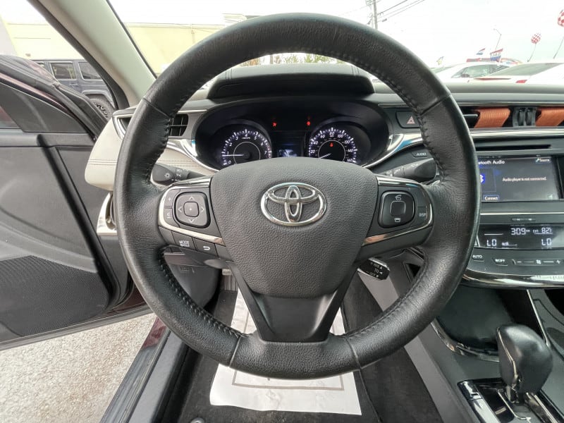 Toyota Avalon 2014 price $17,499