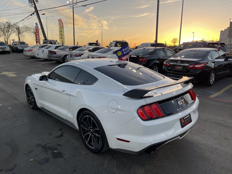 Ford Mustang 2015 price $21,550 Cash