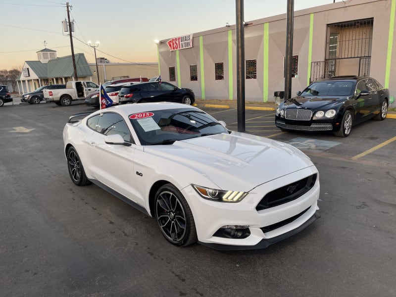 Ford Mustang 2015 price $21,550 Cash