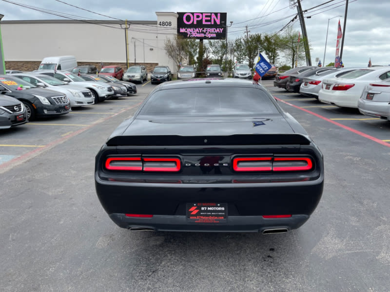 Dodge Challenger 2018 price $21,499