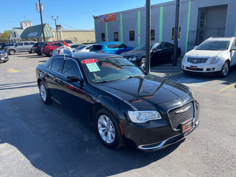 Chrysler 300 2015 price $15,999