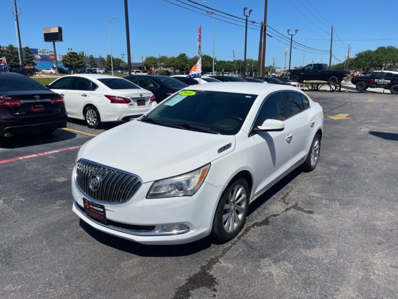 Buick LaCrosse 2016 price $14,499