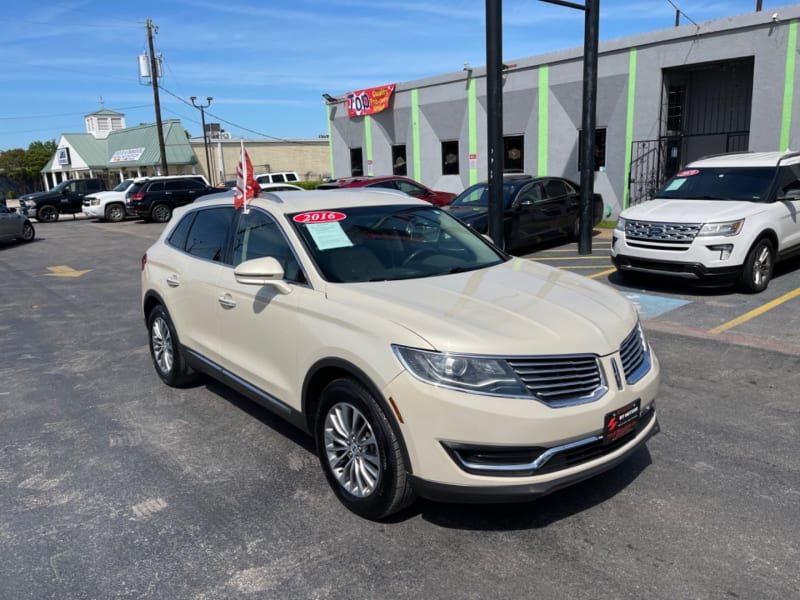 Lincoln MKX 2016 price $15,999