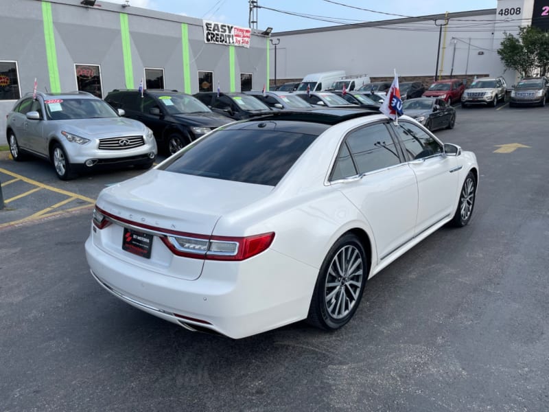 Lincoln Continental 2017 price $24,999