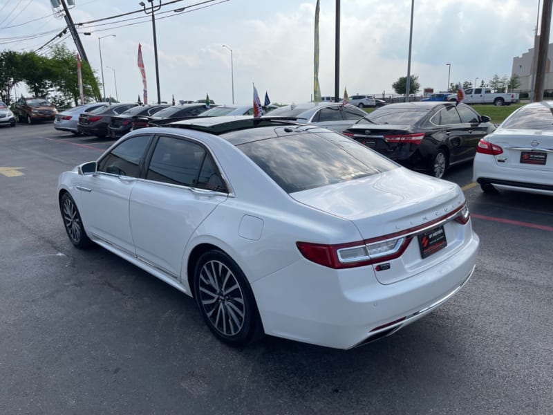 Lincoln Continental 2017 price $24,999