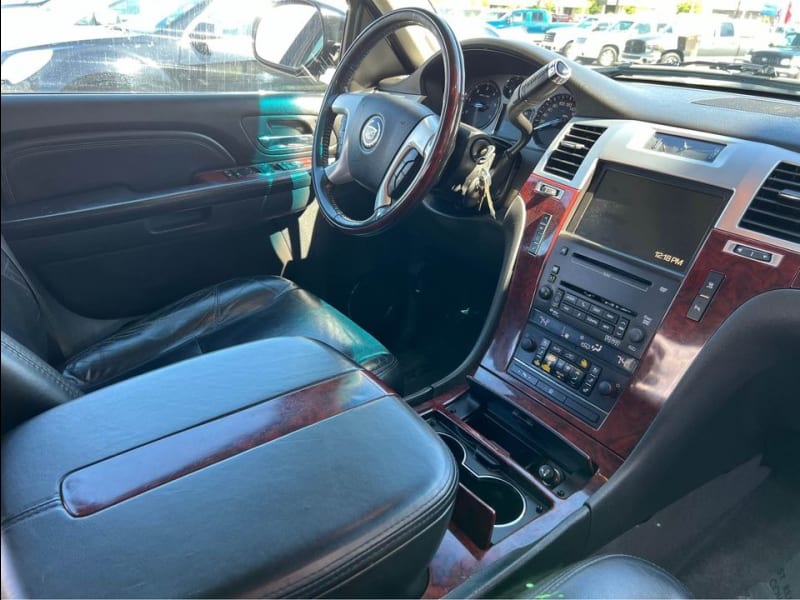 Cadillac Escalade 2007 price $9,999