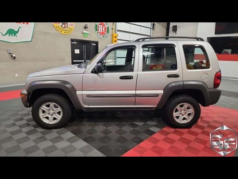 Jeep Liberty 2003 price $8,999