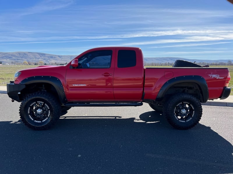 Toyota Tacoma 2006 price $13,999