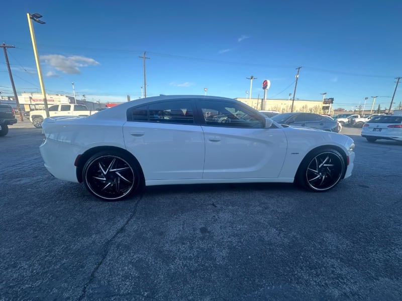 Dodge Charger 2016 price $17,999