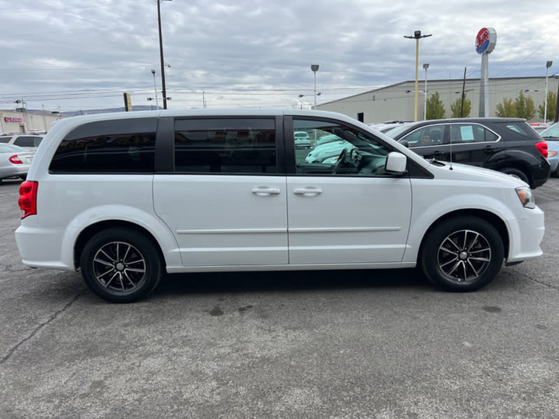 Dodge Grand Caravan 2016 price $13,999