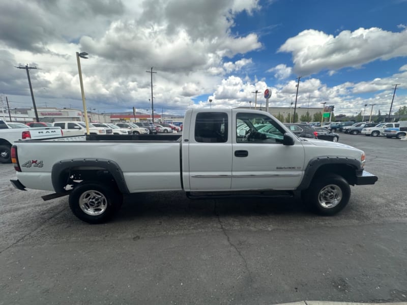 GMC Sierra 2500HD 2005 price $9,999