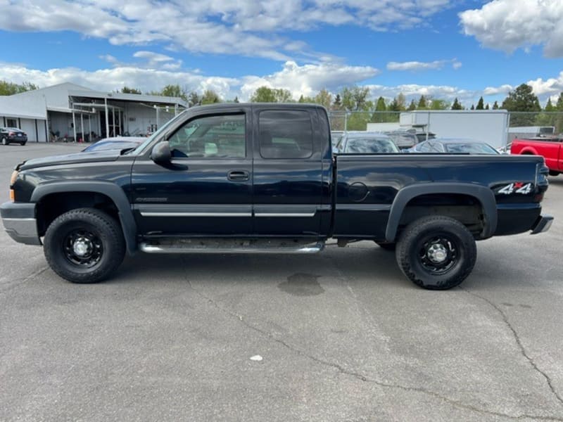 Chevrolet Silverado 2500HD 2005 price $8,999