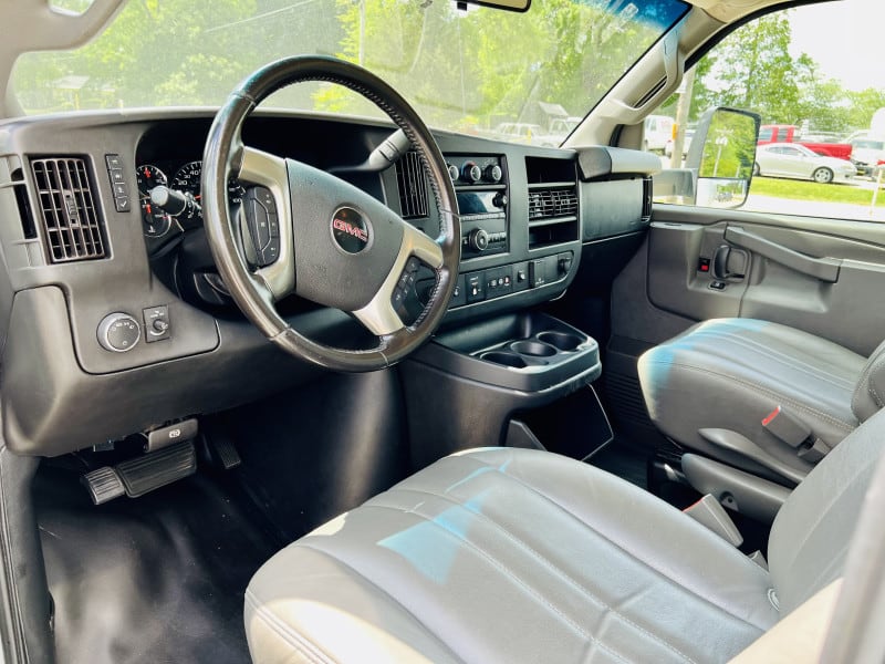 GMC Savana Commercial Cutaway 2018 price $19,895