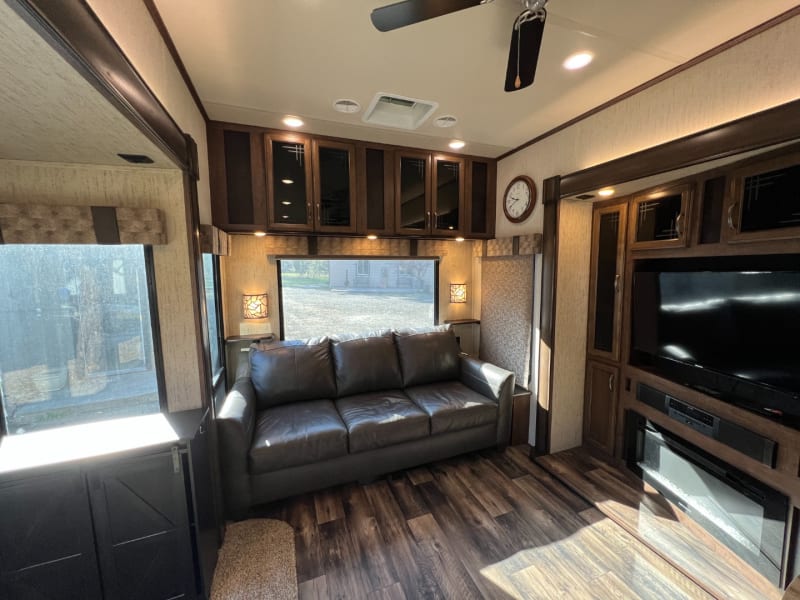 Forest River Sandpiper 2019 price $34,999