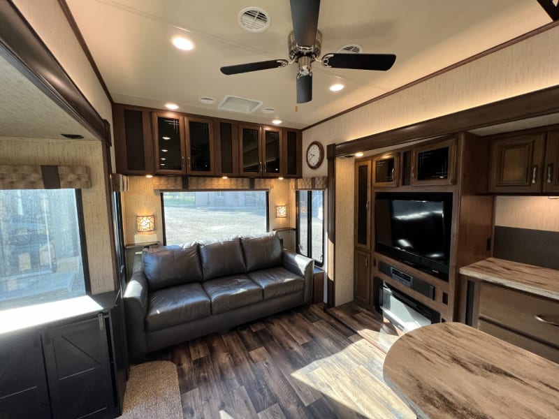 Forest River Sandpiper 2019 price $34,999