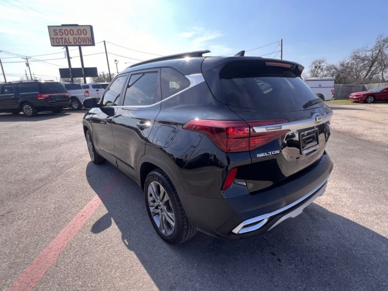 Kia Seltos 2021 price $17,995