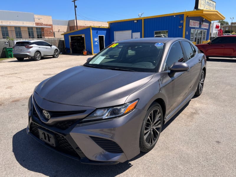 Toyota Camry 2018 price $18,995