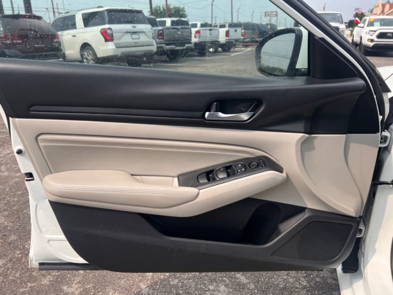 Nissan Altima 2019 price $13,995