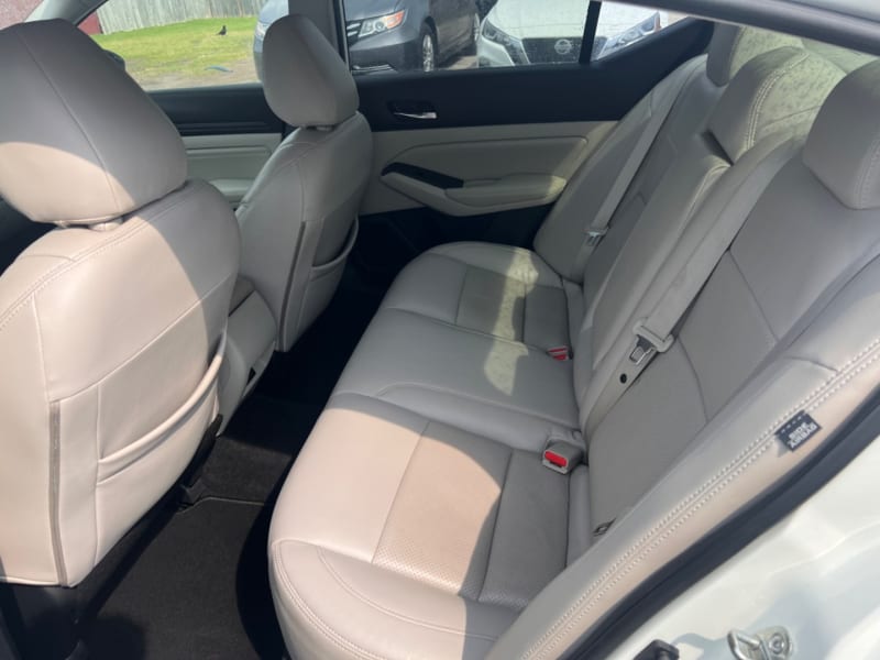 Nissan Altima 2019 price $13,995