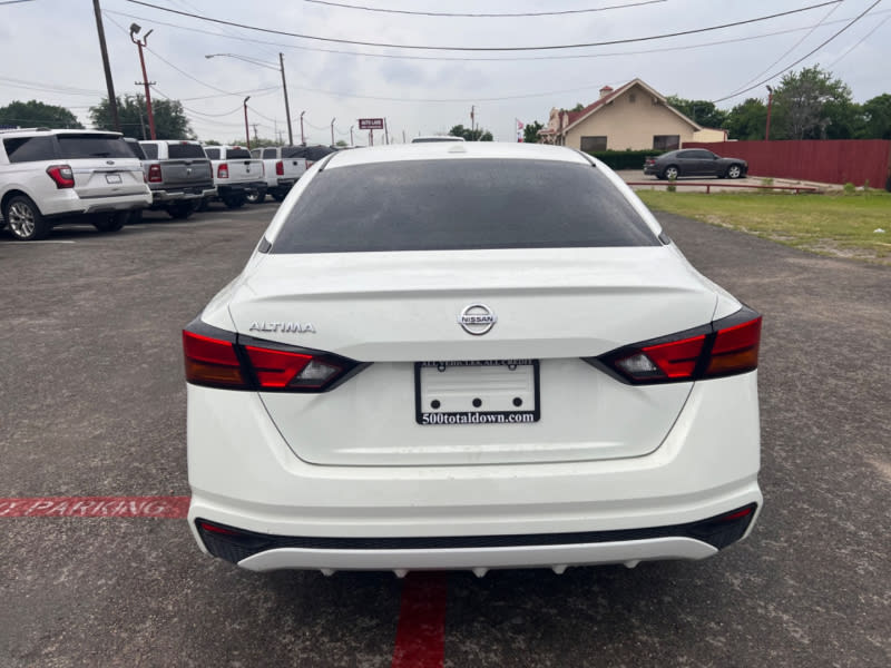 Nissan Altima 2019 price $13,995