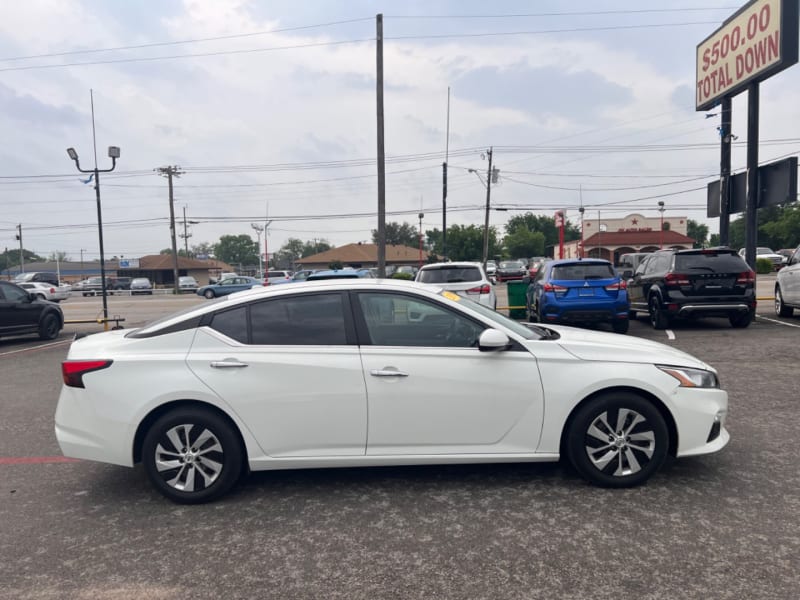 Nissan Altima 2019 price $13,995