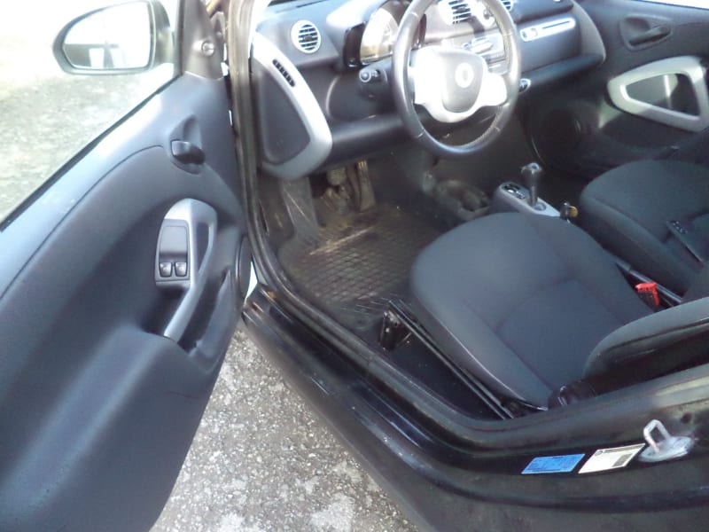 Smart fortwo 2011 price $7,950