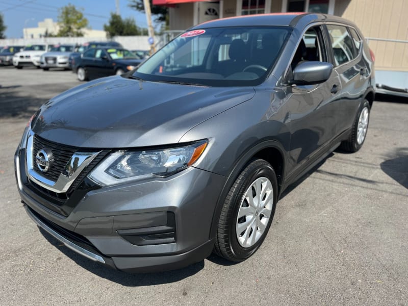 Nissan Rogue 2017 price $16,888