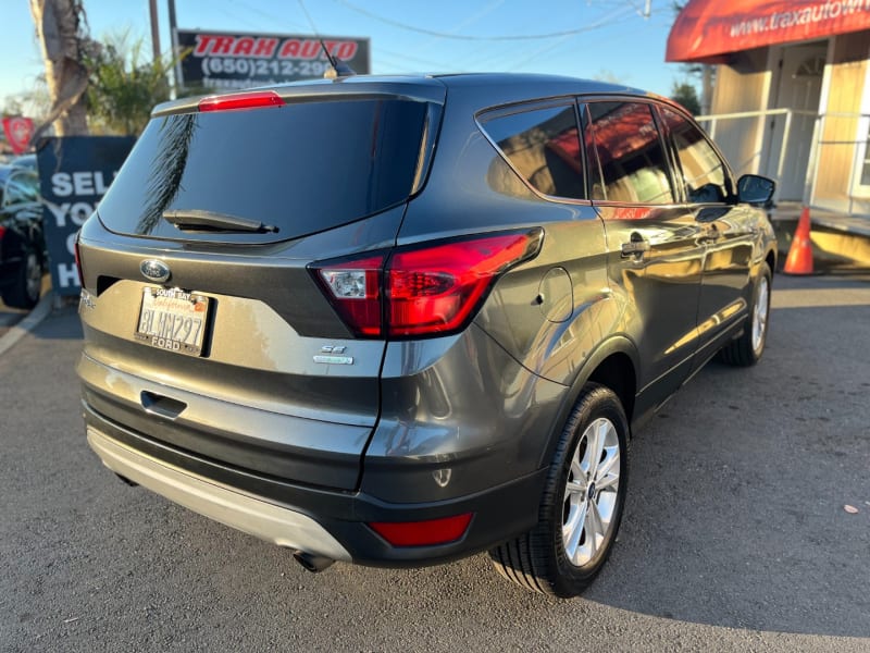 Ford Escape 2019 price $11,888