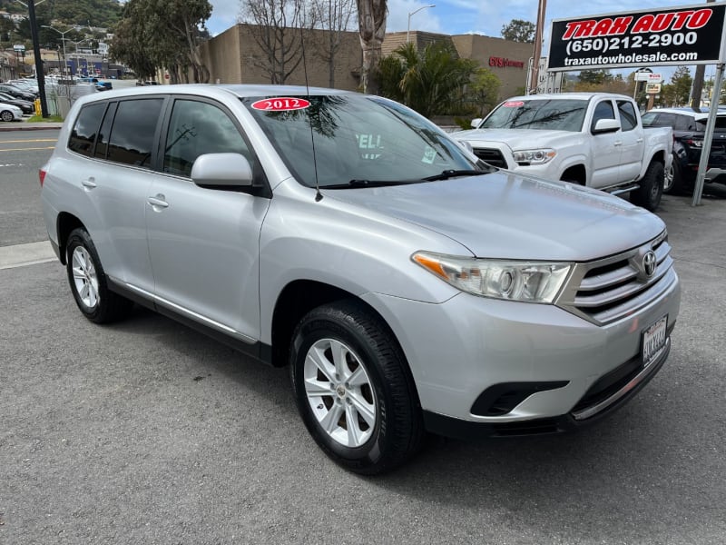 Toyota Highlander 2012 price $12,888