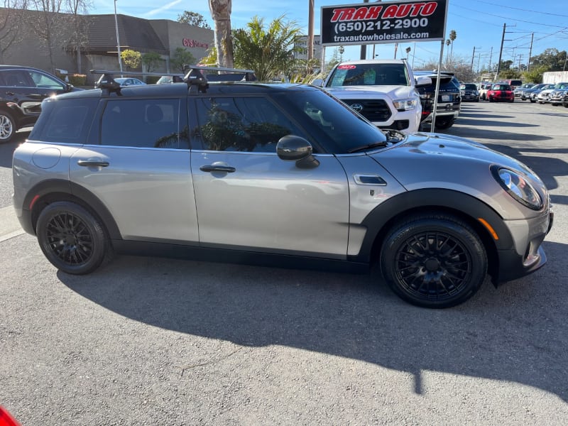 Mini Cooper Clubman 2016 price $15,888